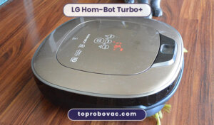 robot vacuum with a water tank